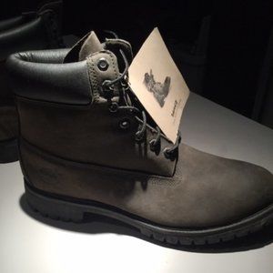 BRAND NEW MENS TIMBERLAND HIKING BOOTS 13 M